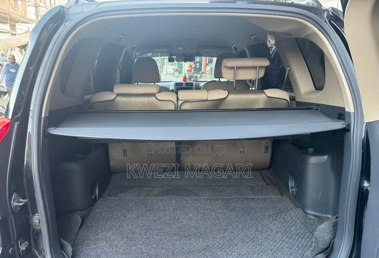 Toyota Vanguard 2010 Black
