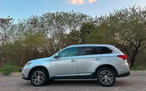 Mitsubishi Outlander 2015 Silver