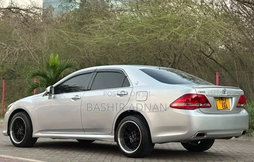 Toyota Crown 2008 Silver