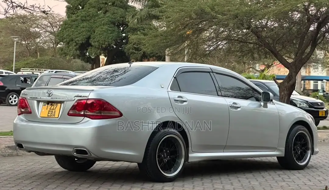 Toyota Crown 2008 Silver