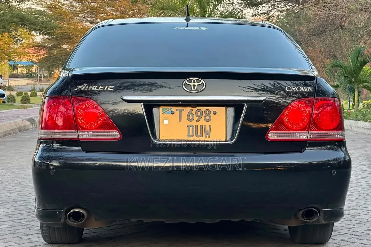 Toyota Crown Royale 2005 Black