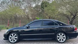Toyota Crown Royale 2005 Black