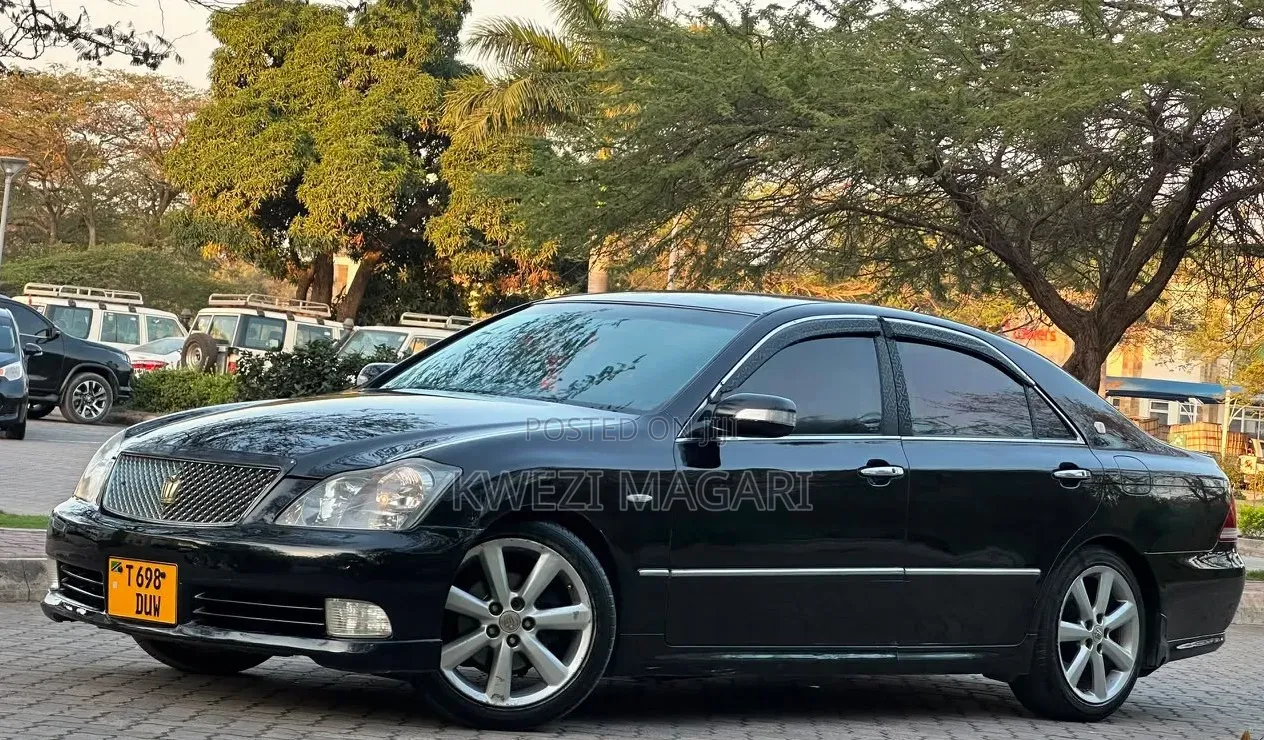 Toyota Crown Royale 2005 Black