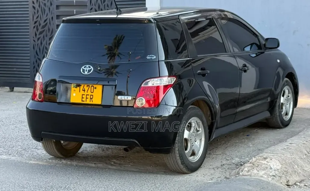 Toyota IST 2002 Black