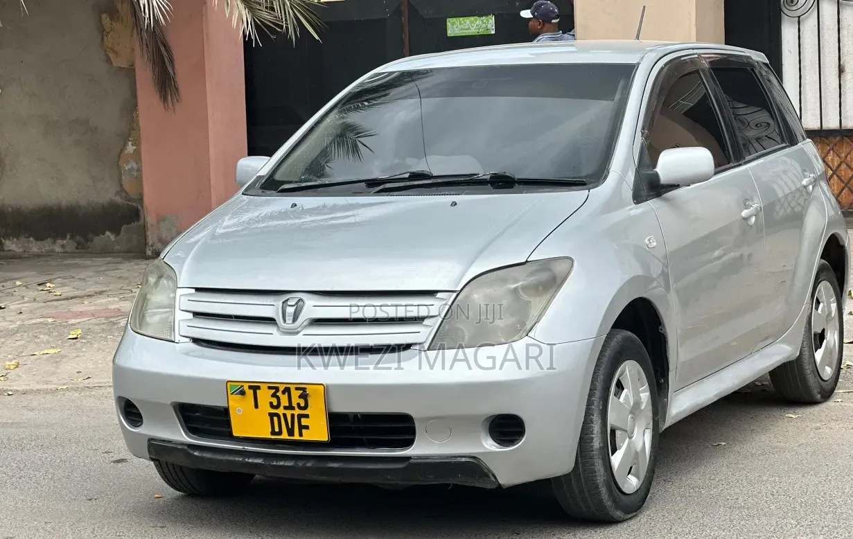 Toyota IST 2006 Silver