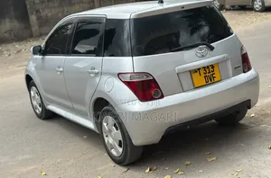 Toyota IST 2006 Silver