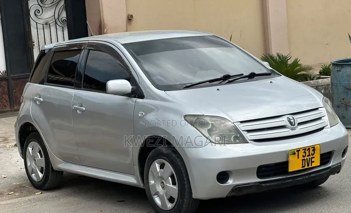Toyota IST 2006 Silver