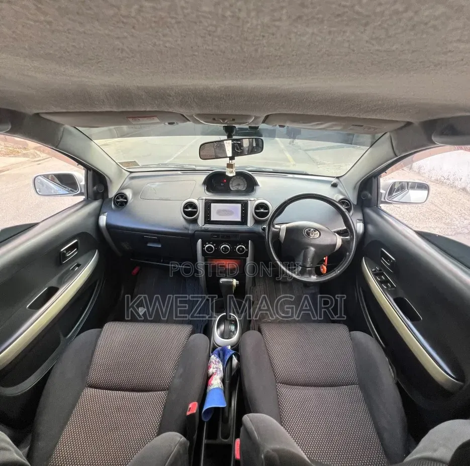 Toyota IST 2006 Silver