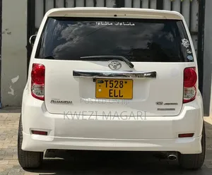 Toyota Corolla Rumion 2009 White