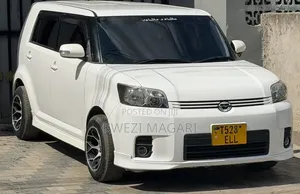 Toyota Corolla Rumion 2009 White