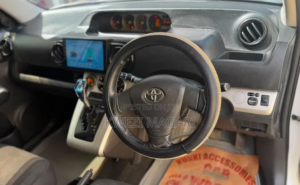 Toyota Corolla Rumion 2009 White