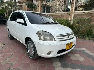 Toyota Raum 2003 White