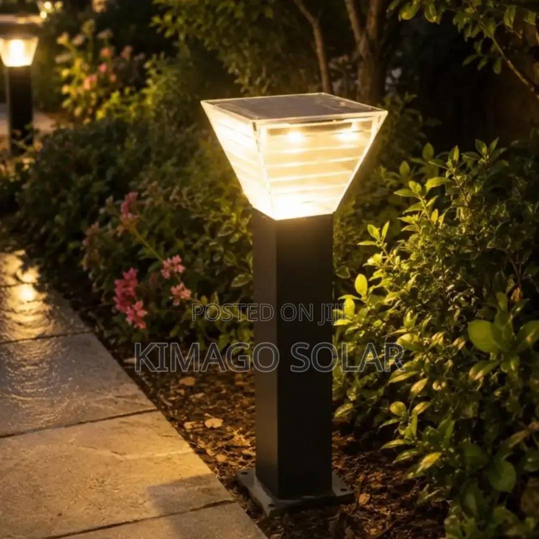 Solar Garden Lamp Charges in 4 to 6 Hours