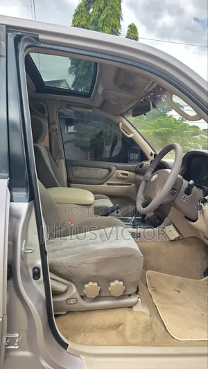 Toyota Land Cruiser 2000 Silver
