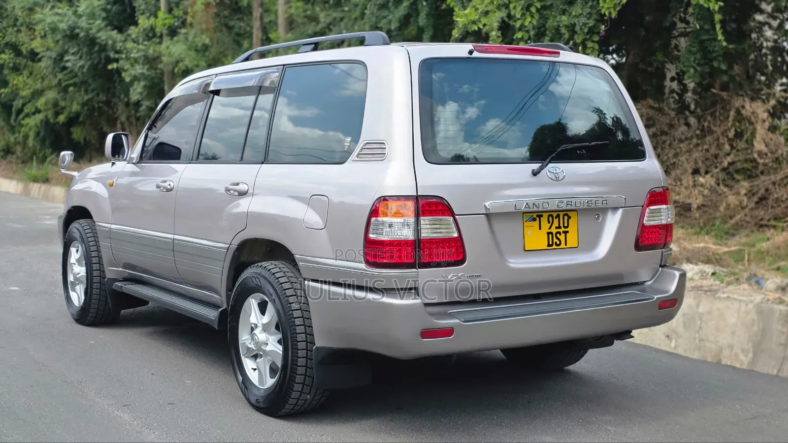 Toyota Land Cruiser 2000 Silver
