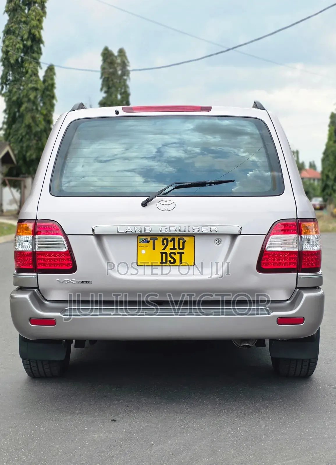 Toyota Land Cruiser 2000 Silver