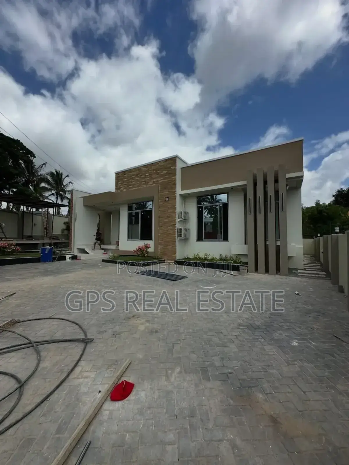4bdrm House in Goba Makongo Road, Kinondoni for sale