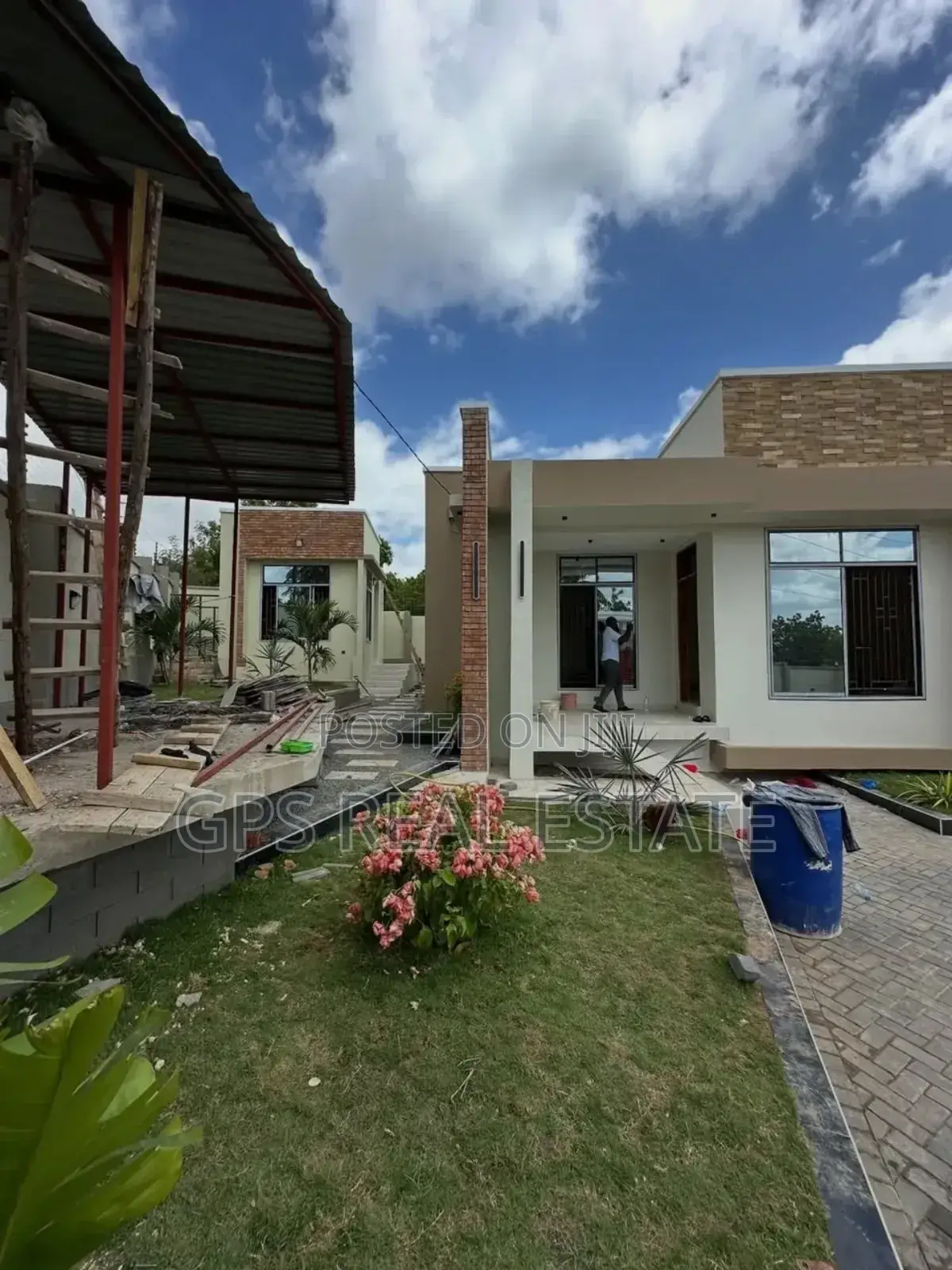 4bdrm House in Goba Makongo Road, Kinondoni for sale