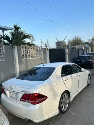 Toyota Crown 2009 White