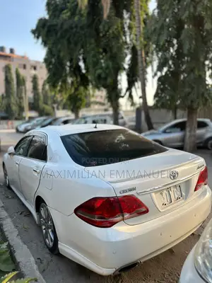 Toyota Crown 2009 White