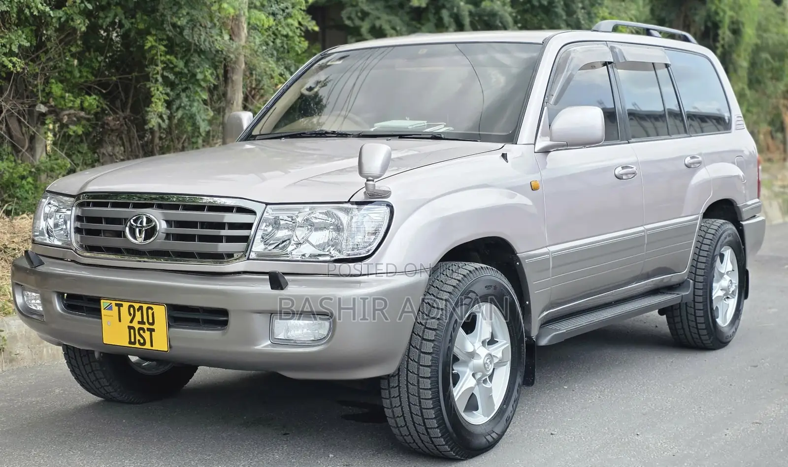Toyota Land Cruiser 2000 Silver