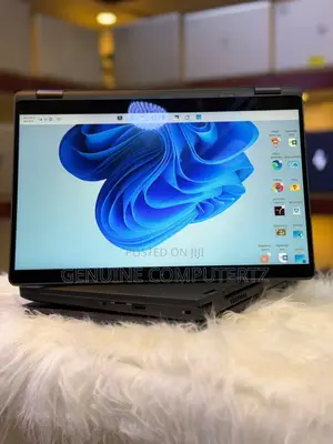Laptop Dell Latitude 5300 2-in-1 8GB Intel Core i5 SSD 256GB