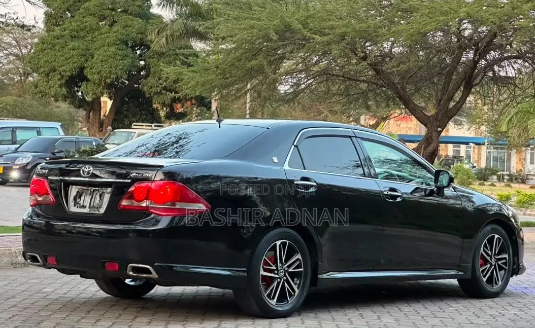 Toyota Crown 2009 Black
