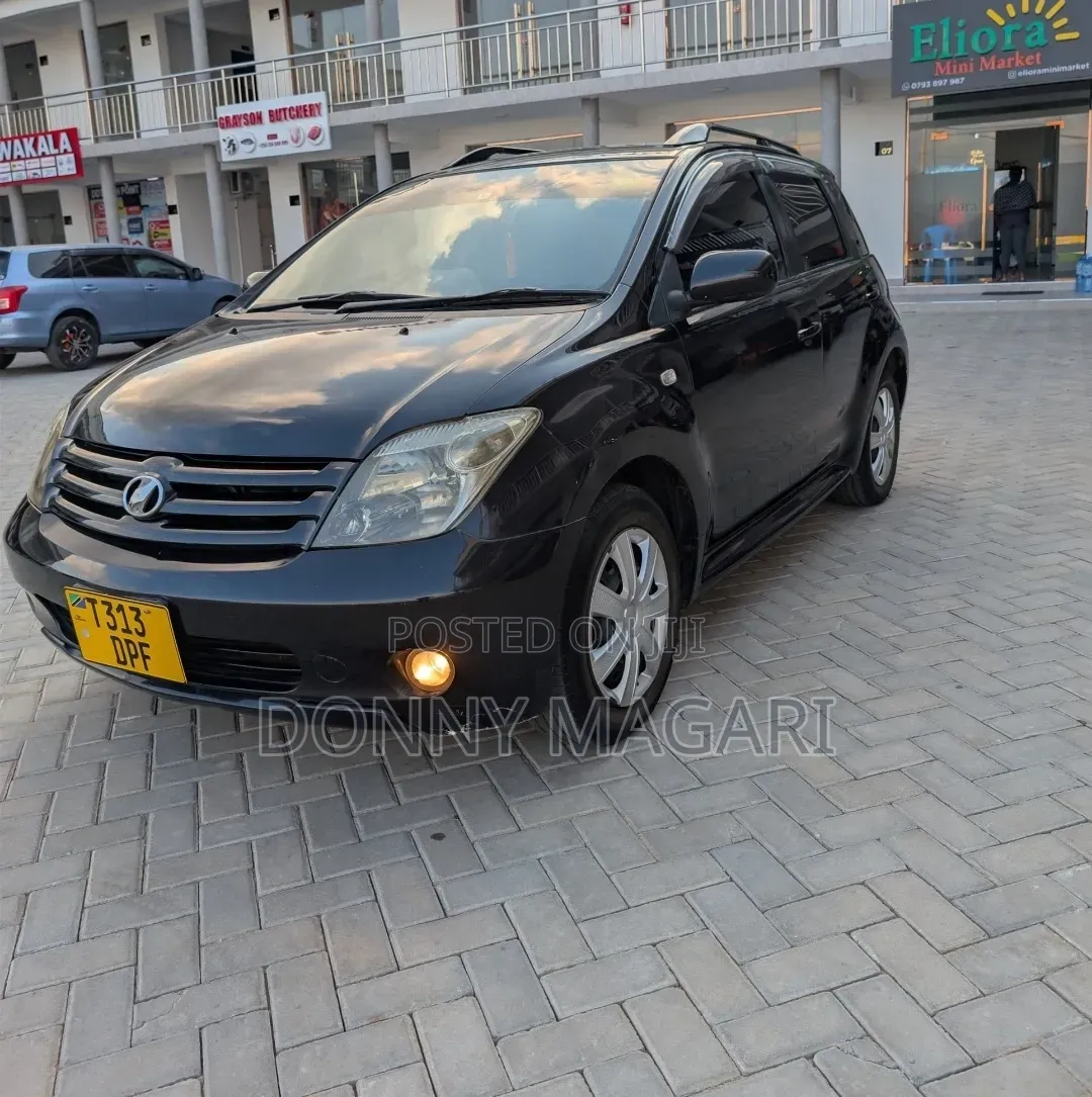Toyota IST 2005 Black