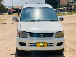 Toyota Noah 2005 White