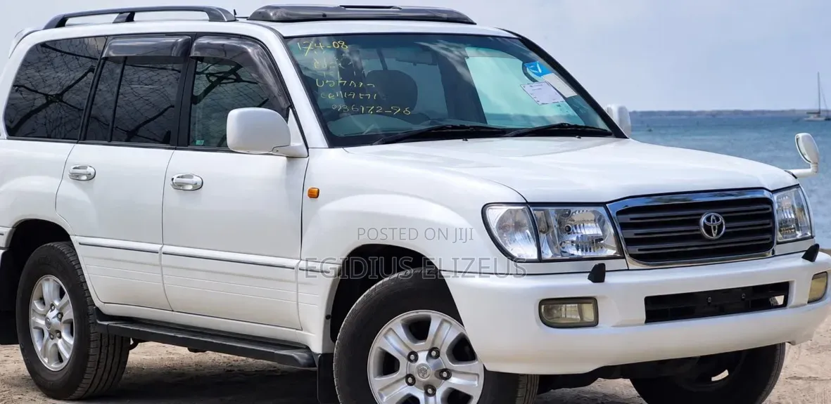 Toyota Land Cruiser 2004 White