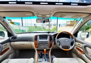 Toyota Land Cruiser 2004 White