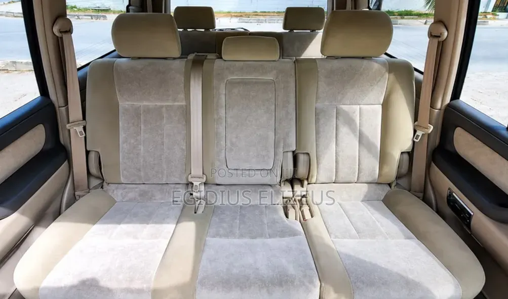 Toyota Land Cruiser 2004 White