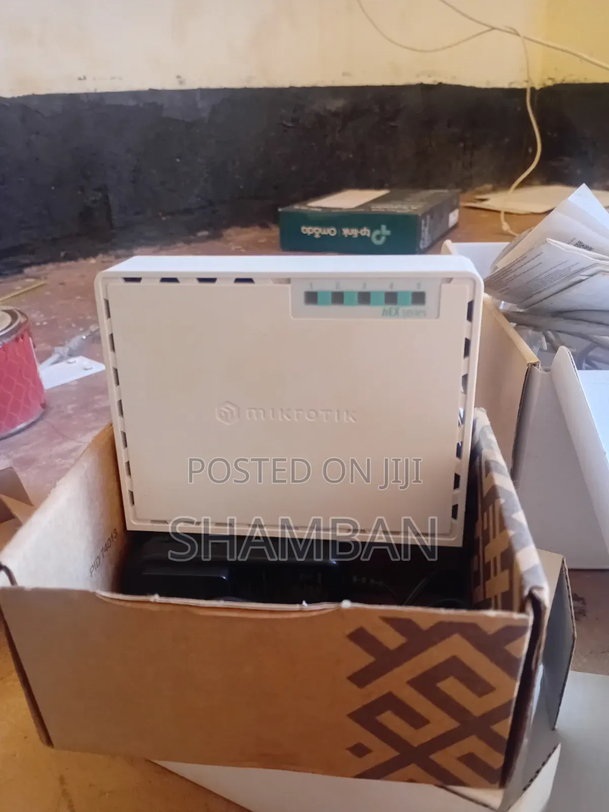 Mikrotik hEX RB750Gr3