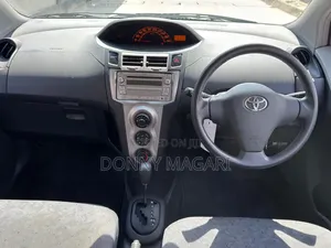Toyota Vitz 2009 White