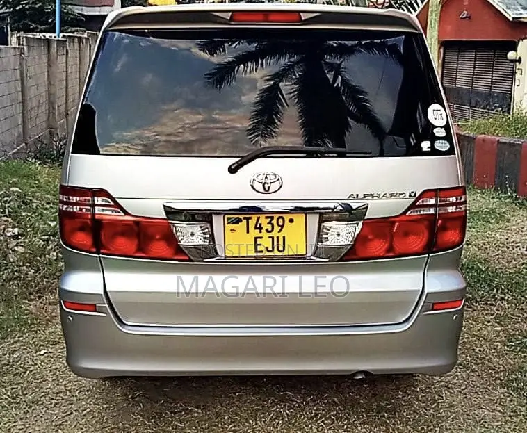 Toyota Alphard 2.4 Petrol AWD 2006 Silver