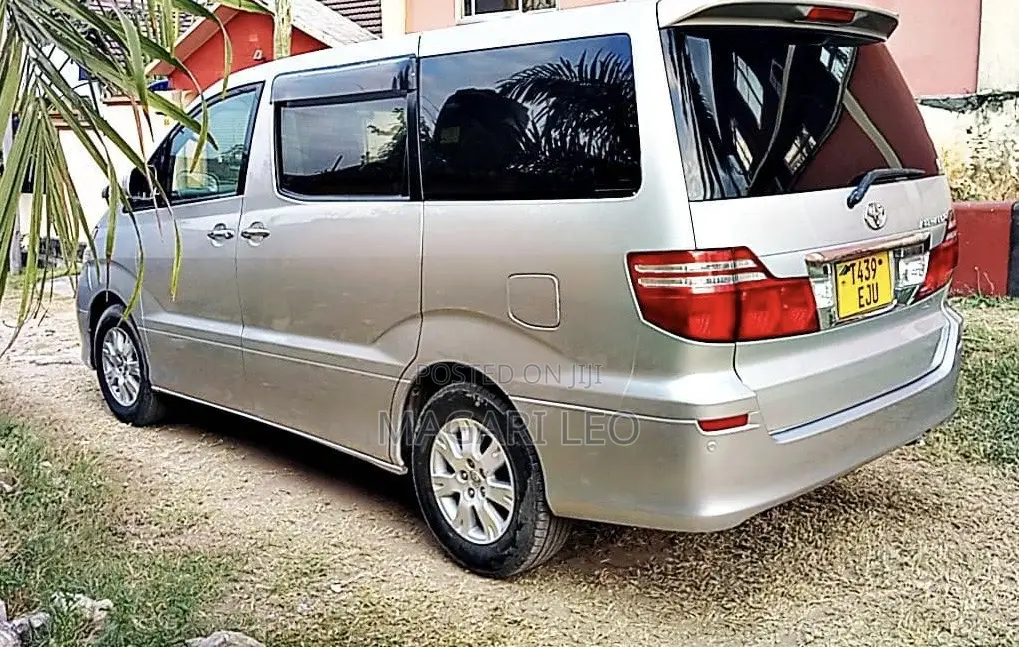Toyota Alphard 2.4 Petrol AWD 2006 Silver