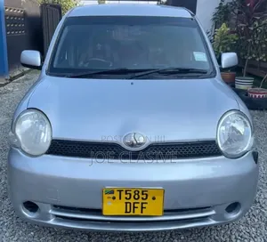 Toyota Sienta 2007 Silver