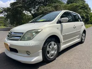 Toyota IST 2004 Pearl