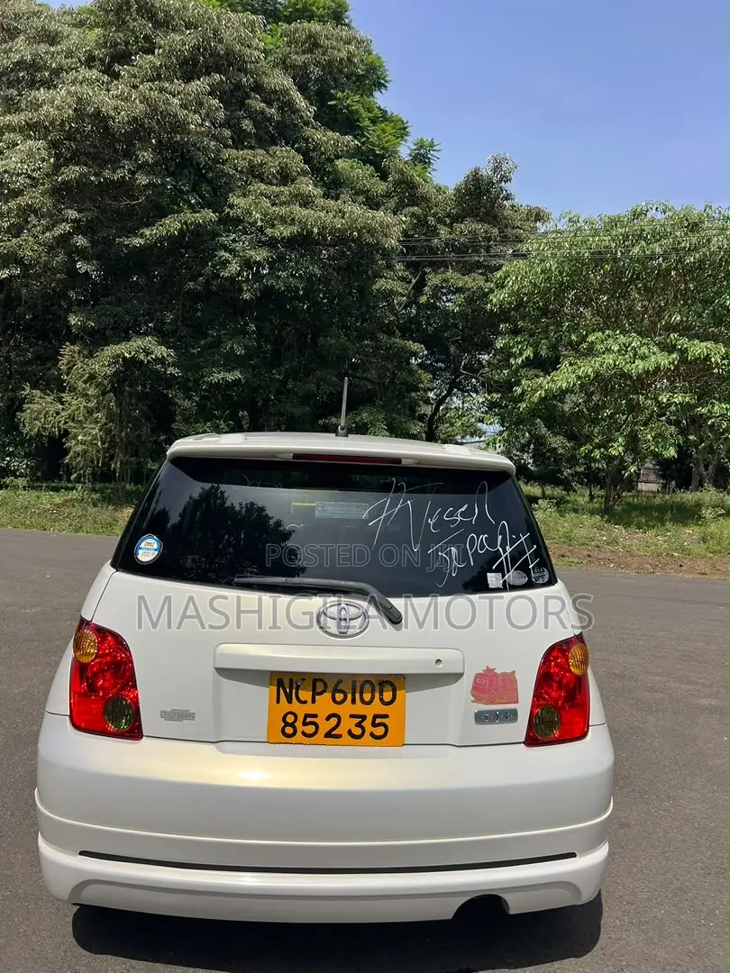 Toyota IST 2004 Pearl