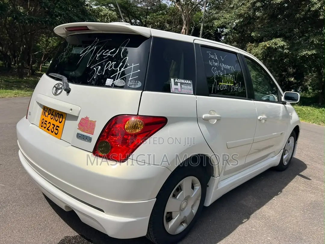 Toyota IST 2004 Pearl