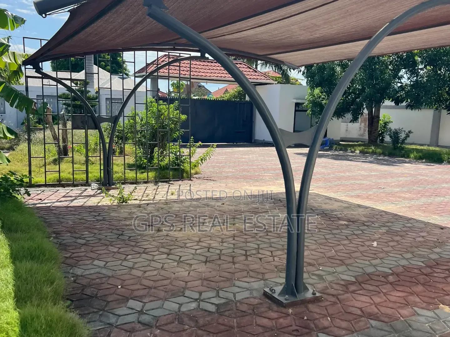 6bdrm Mansion in Mbweni Malindi, Kinondoni for sale
