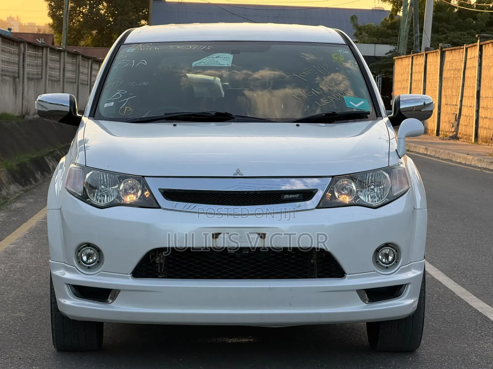 Mitsubishi Outlander 2010 White
