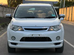 Mitsubishi Outlander 2010 White