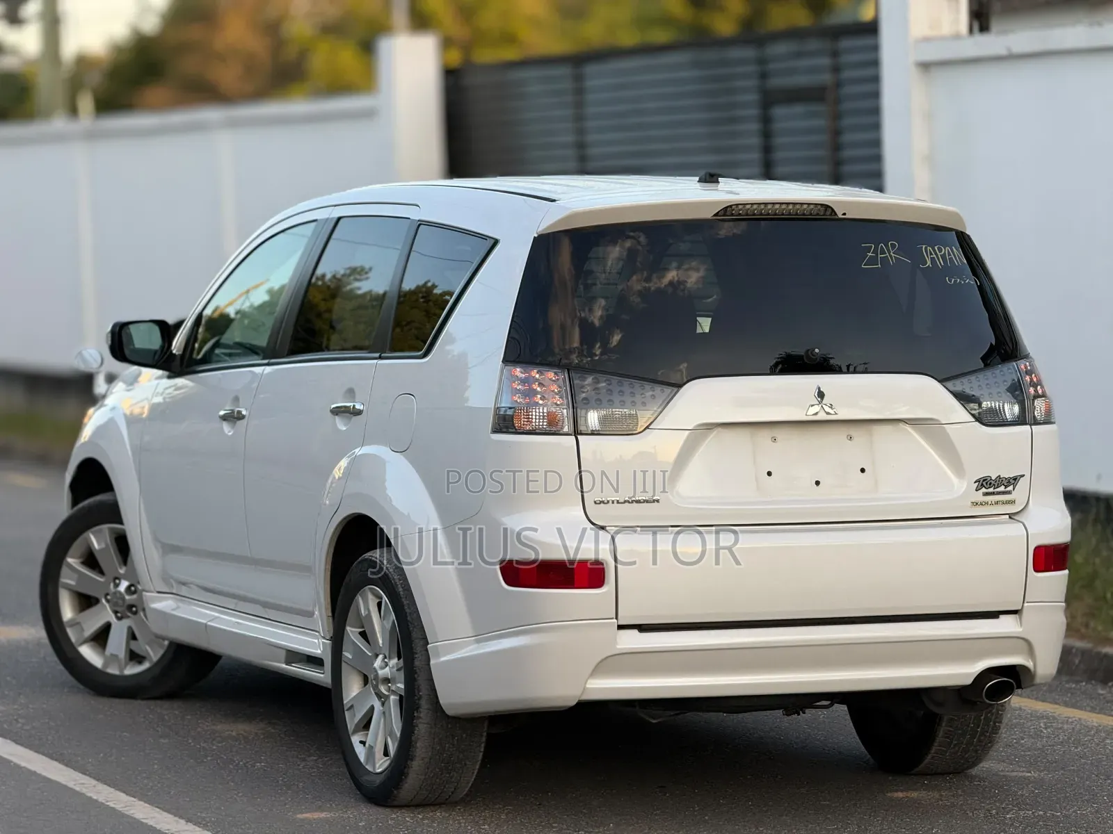 Mitsubishi Outlander 2010 White