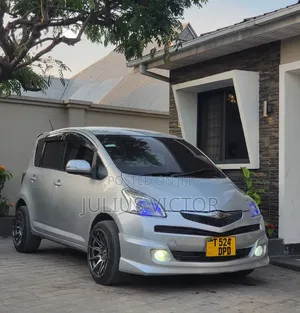 Toyota Ractis 2008 Silver