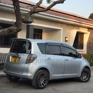 Toyota Ractis 2008 Silver