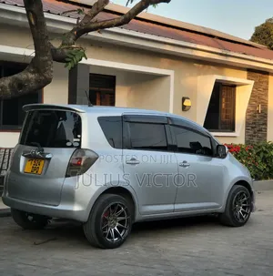 Toyota Ractis 2008 Silver