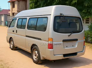 Nissan Caravan (Urvan) 2002 Silver