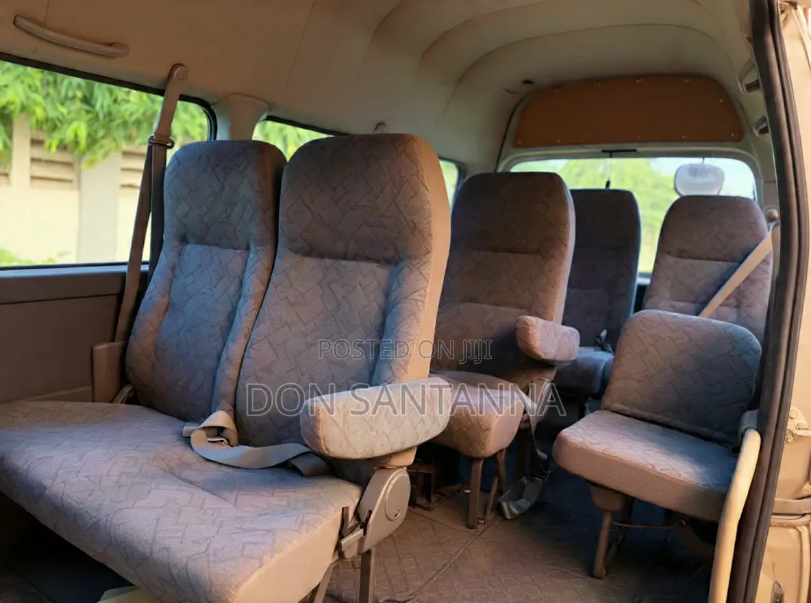 Nissan Caravan (Urvan) 2002 Silver