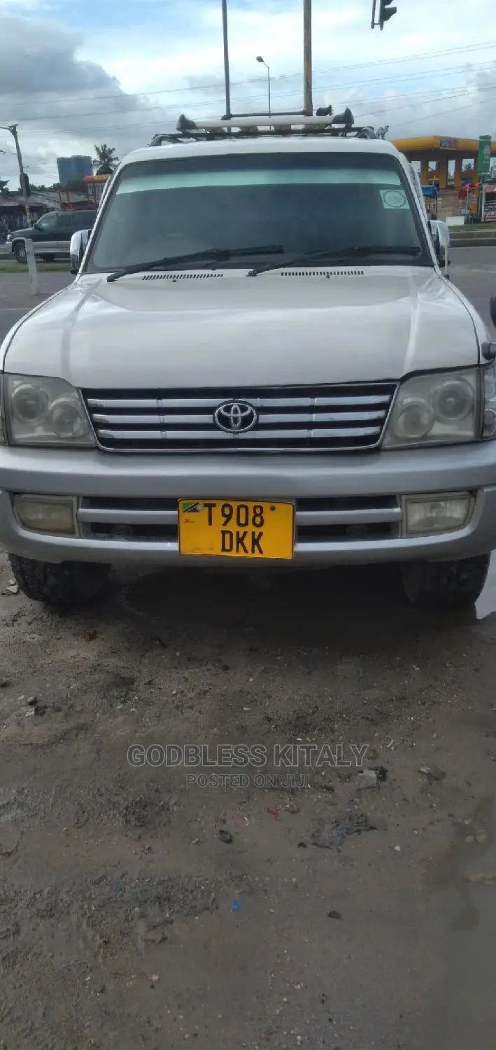 Toyota Land Cruiser Prado 2001 White